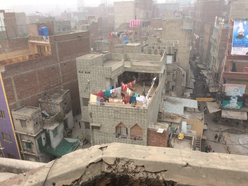 Rooftops in the Inner City (Androon Shehir)